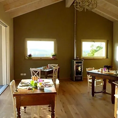 Frühstückspension La Mela Antica 3*